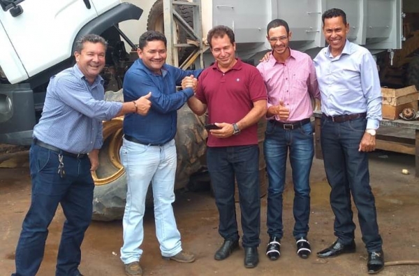 Vereadores, Prefeito e Secretário de Governo visitam Deputados Estaduais em Cuiabá.